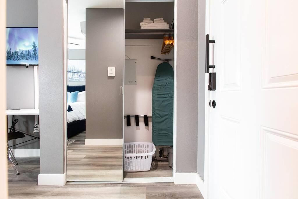 Professionals-Restaurants-Fastwifi-A C-Desk- Pets Appartement San Diego Buitenkant foto